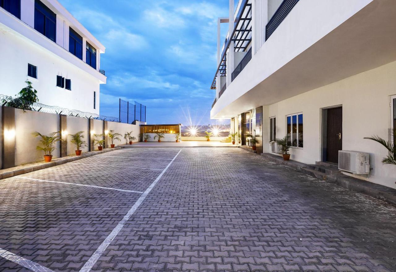 Aveon Hotel アブジャ エクステリア 写真